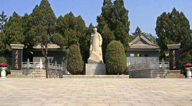 刘志丹烈士陵园.jpg 刘志丹烈士陵园.jpg